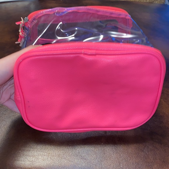 🦋Hot pink clear travel case! - Picture 2 of 4